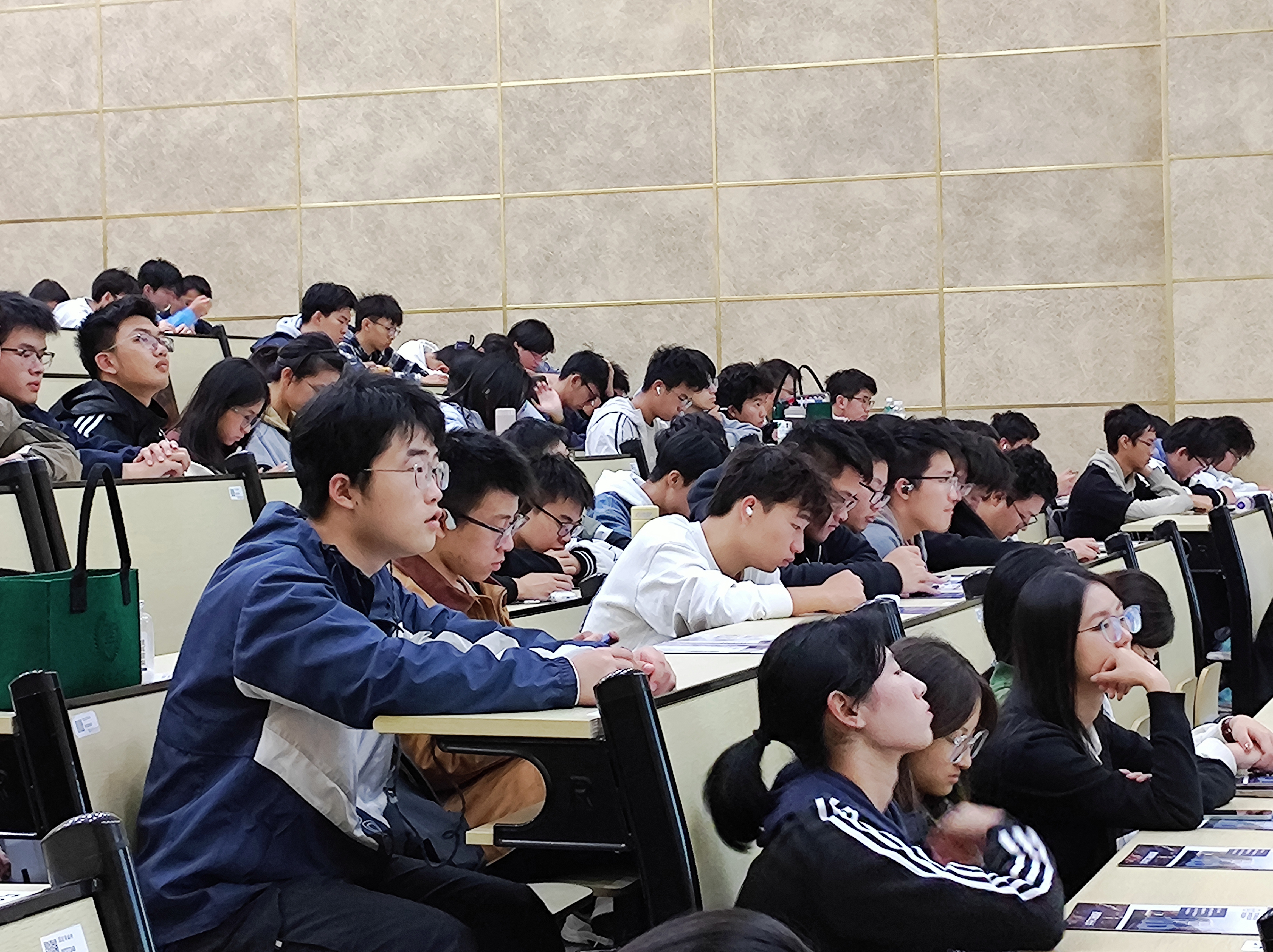 2aa3f9777fc61183b9c4b1f43d3e5da2